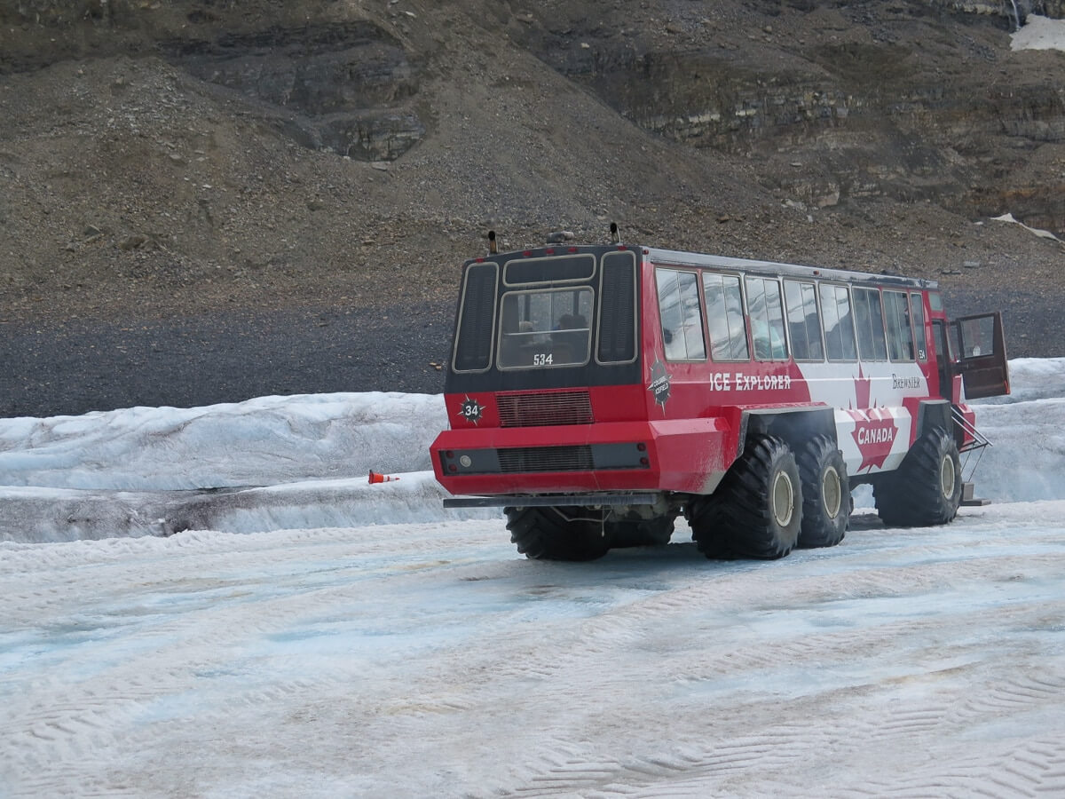 Ice Explorer Bus auf Athabasca Glacier