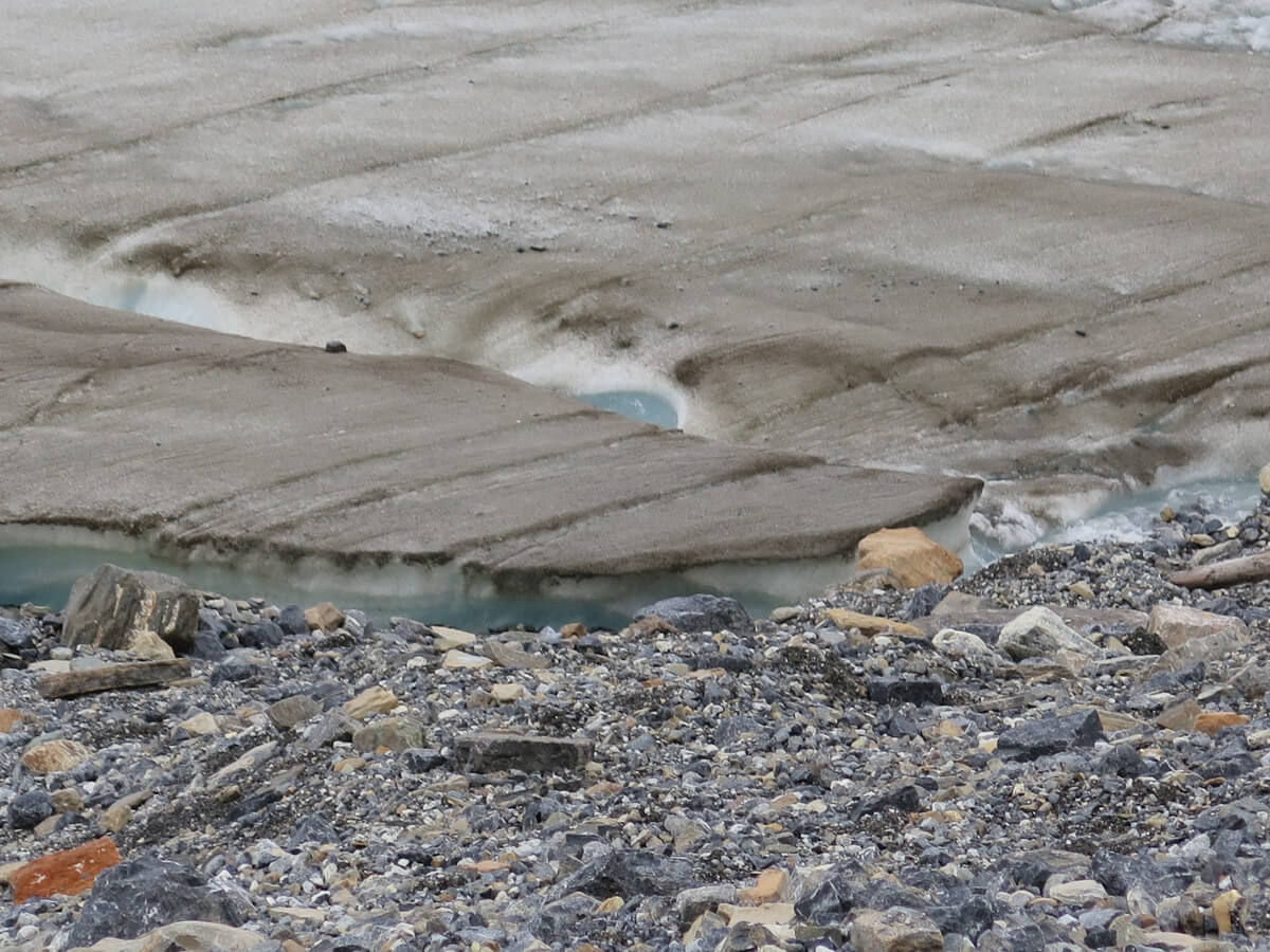 Athabasca Gletscher, Steine und Eis