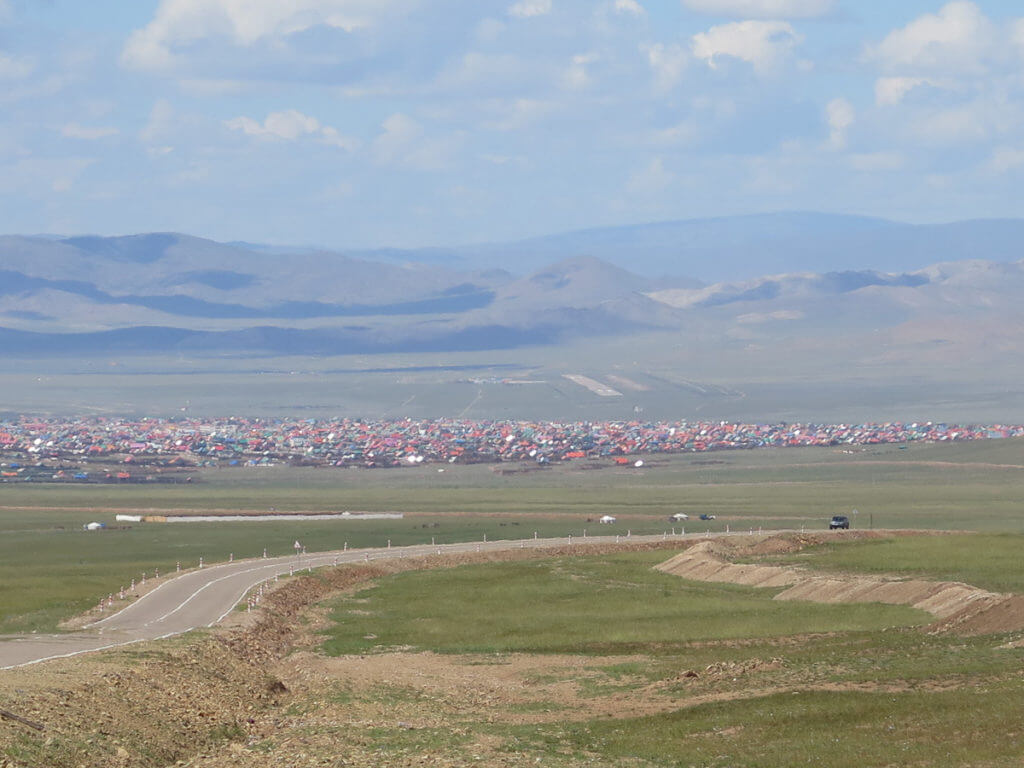 Übersichtsfoto von der Stadt Murun in der Mongolei