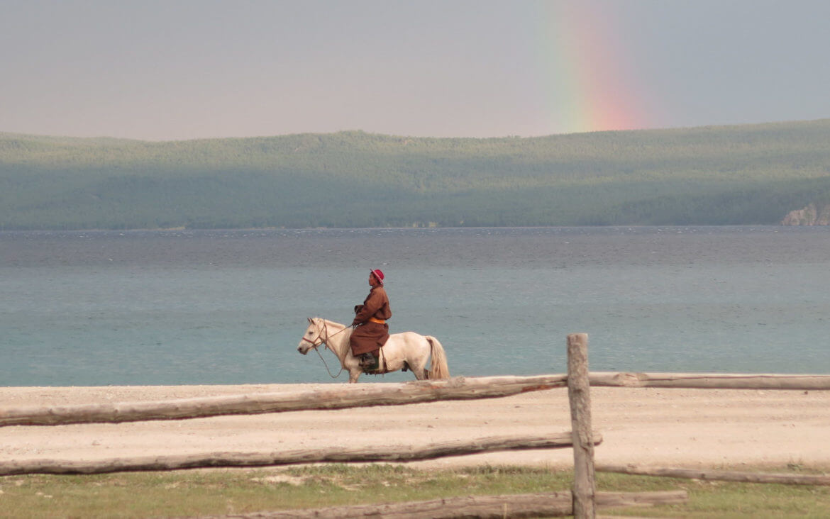 Kristallklares Wasser und Rentiernomaden am Chuwsgulsee