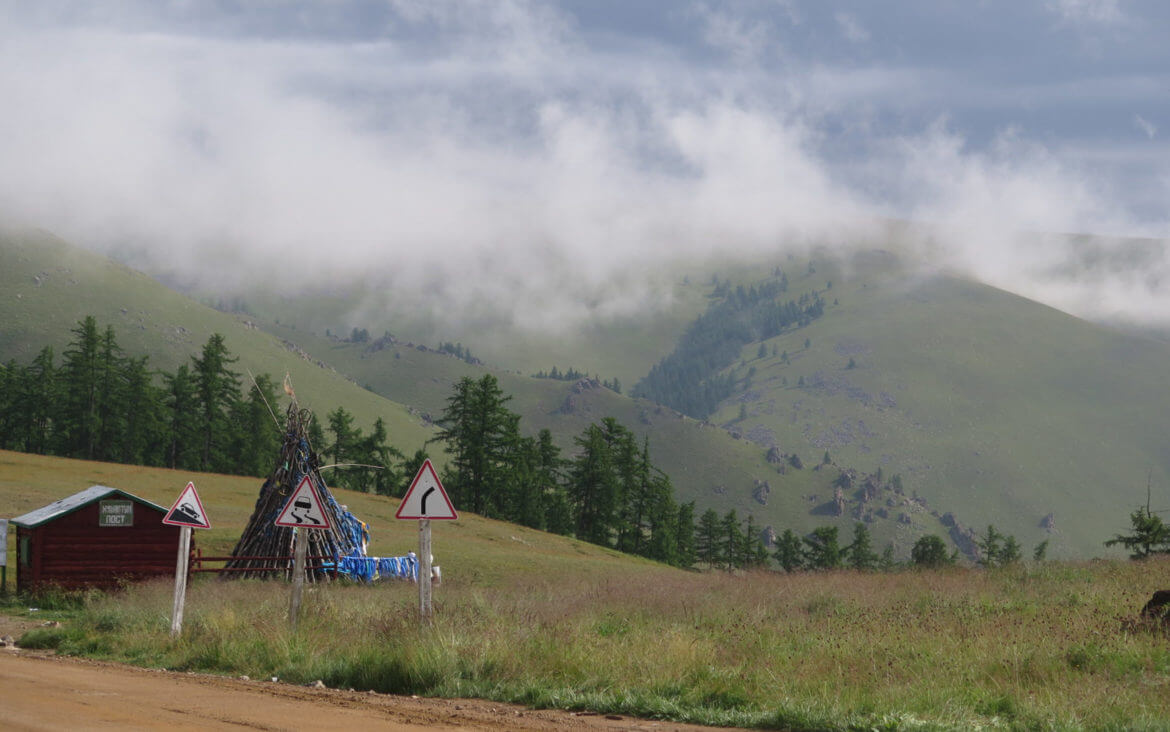 Zum Tsagaan Nuur und Vulkan Khorgo auf lange Wege mit viel Regen
