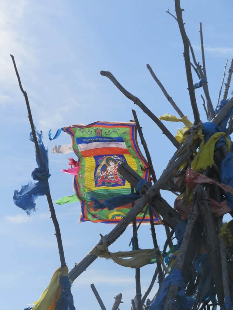Tibetische Fahne auf mongolischer Owoo