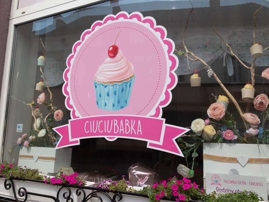 Logo Ciuciubabka, Fenster vom Cafe