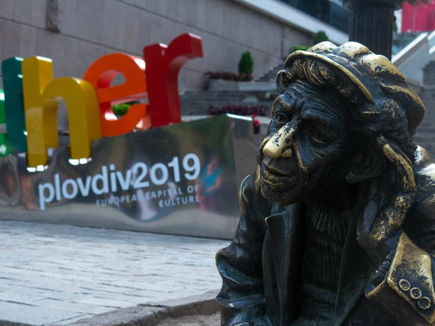 Plovdiv Kulturhauptstadt 2019 im Vordergrund Milio Skulptur