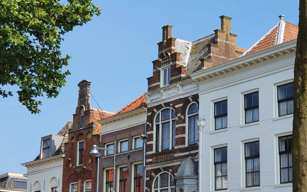 Charmantes Zaltbommel und andere Ausflugstipps in Gelderland schöne Giebel in Zaltbommel